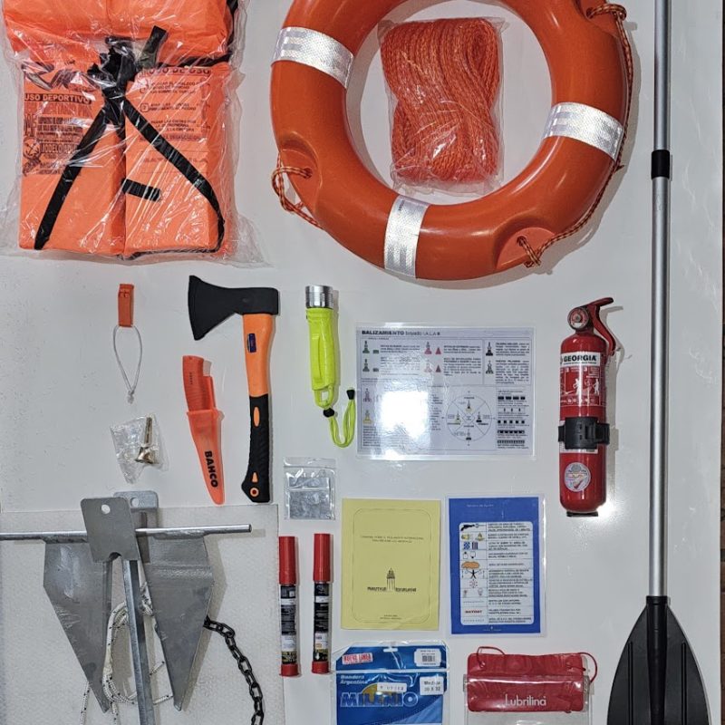 KIT SEGURIDAD REGLAMENTARIO PARA TU EMBARCACIÓN (ELEGI LO QUE NECESITES)
